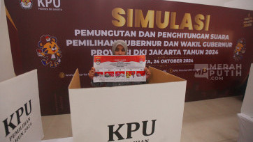 Antusias Warga Ikuti Simulasi Pemungutan Suara Pilkada DKI Jakarta 2024
