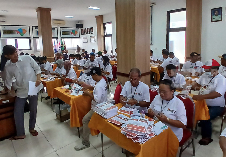 KPU Solo Mulai Sortir 454.487 Surat Suara Pilkada 2024