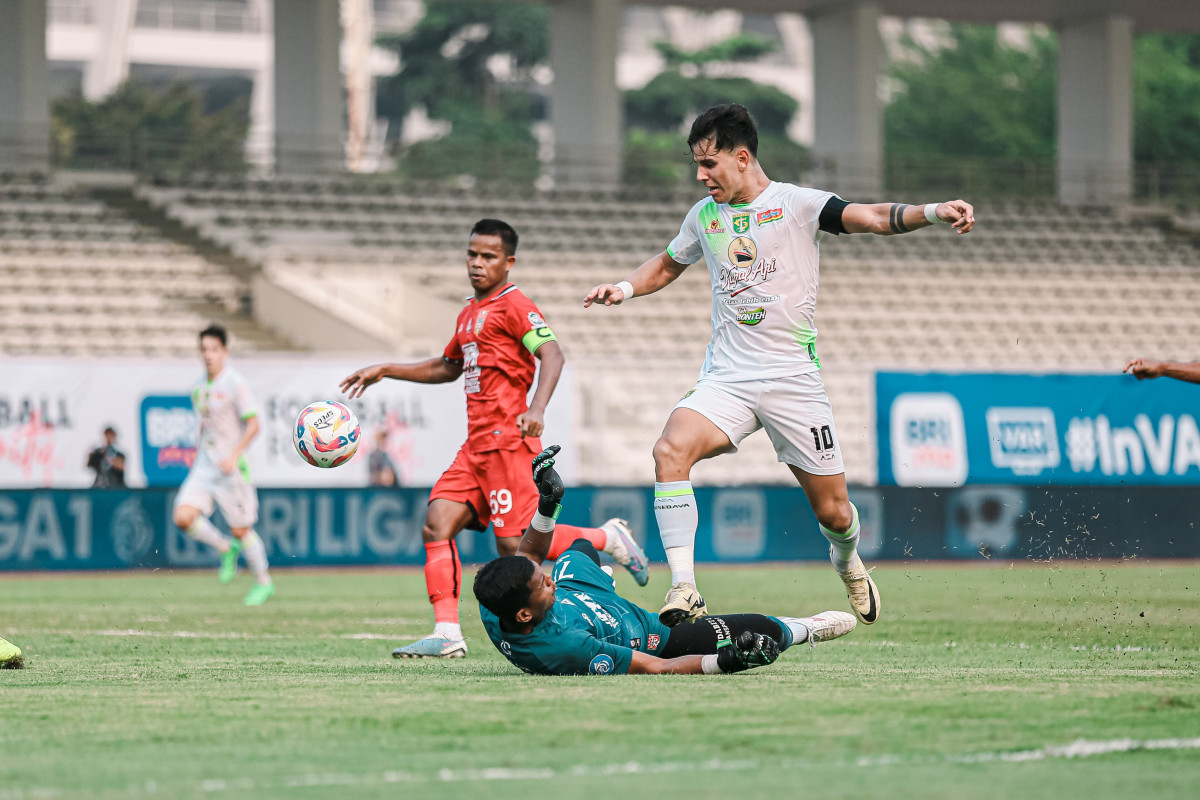 Shin Tae-yong Pantau Pemain di Laga Malut United Vs Persebaya