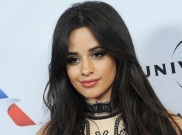 Hampir Saja! Camila Cabello Cium Nick Jonas