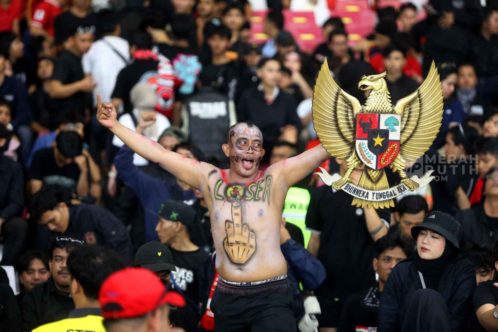 Suporter Garuda Kobarkan Semangat di Laga Indonesia vs Malaysia