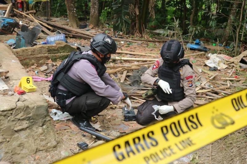 Ledakan Bom Ikan Cimanggu Hancurkan 7 Rumah Warga