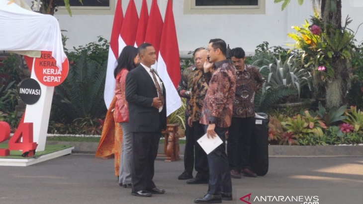 Jokowi: Hati-hati Bisa Saya Copot di Tengah Jalan
