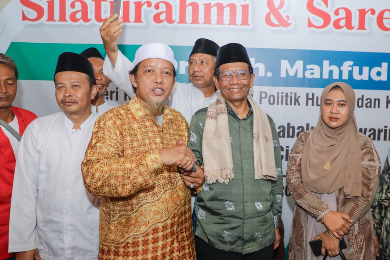Pengasuh Ponpes Babakan Ciwaringin Cirebon: Sepakat Dukung Ganjar-Mahfud