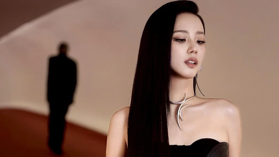 Jisoo BLACKPINK Beri Kejutan Manis, Siap Rilis Kolaborasi Perdana dengan Zayn Malik