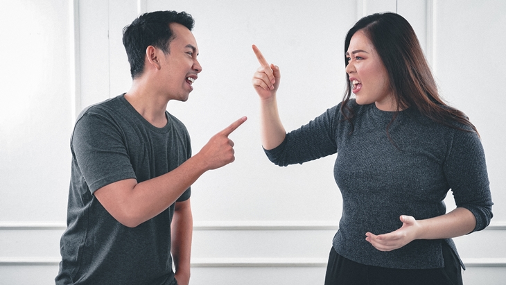 Tanda Pasangan Tidak Bahagia