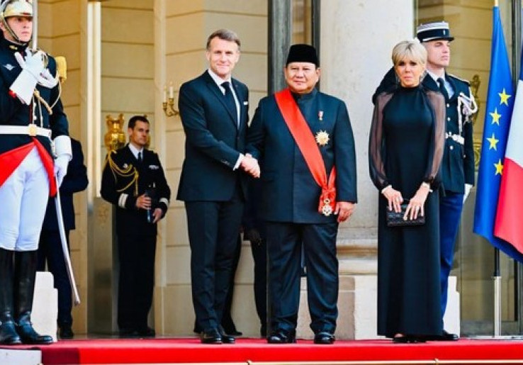 Dijamu Presiden Emmanuel Macron Santap Malam di Paris, Presiden Prabowo Pakai Lencana Anugerah Penghormatan Tertinggi Prancis