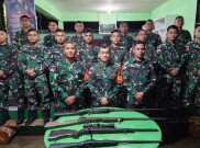 Satgas Pamtas RI-PNG Terima 4 Pucuk Sejata dari KKB 
