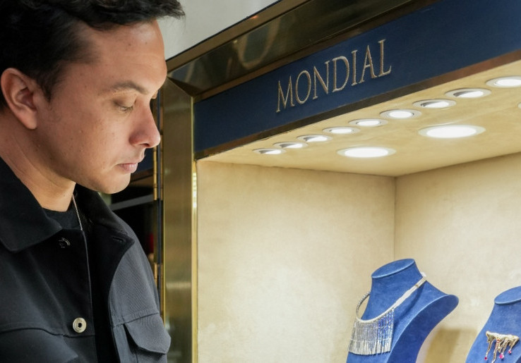 MONDIAL Perkenalkan Koleksi Precious Fire Baru, Nicholas Saputra Kembali Jadi Creative Director
