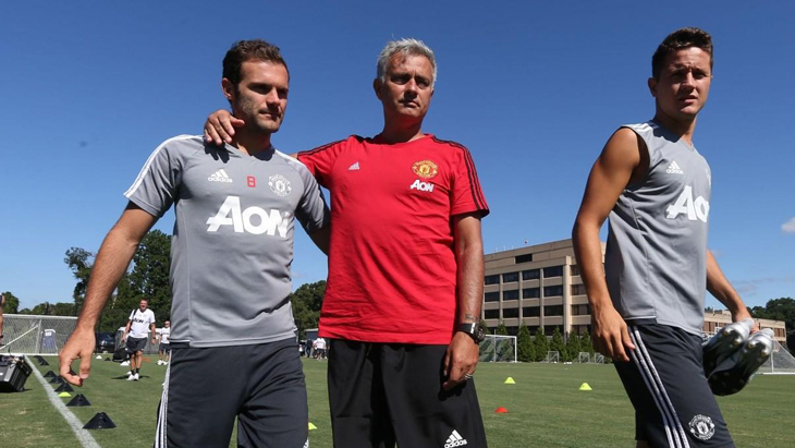 Manchester United Segera Menyodorkan Kontrak Baru pada Mata dan Herrera 