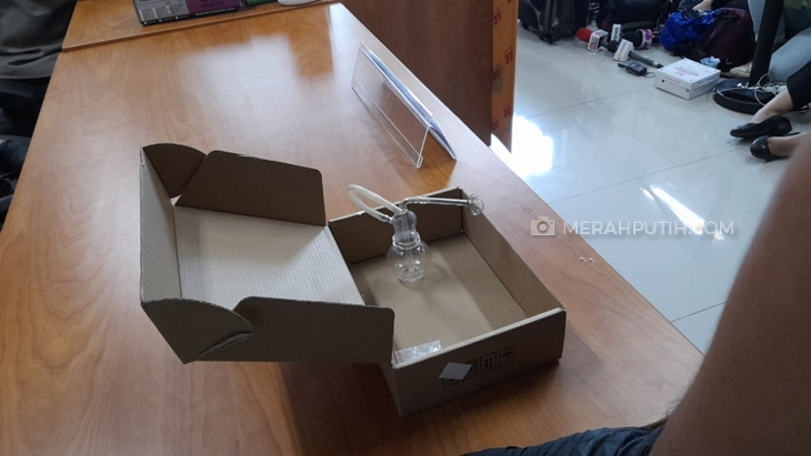 Alat isap sabu sebagai barang bukti penangkapan Nia Ramadhani dan Ardi Bakrie terkait penyalahgunaan narkoba. (Foto: MP/Kanugrahan)