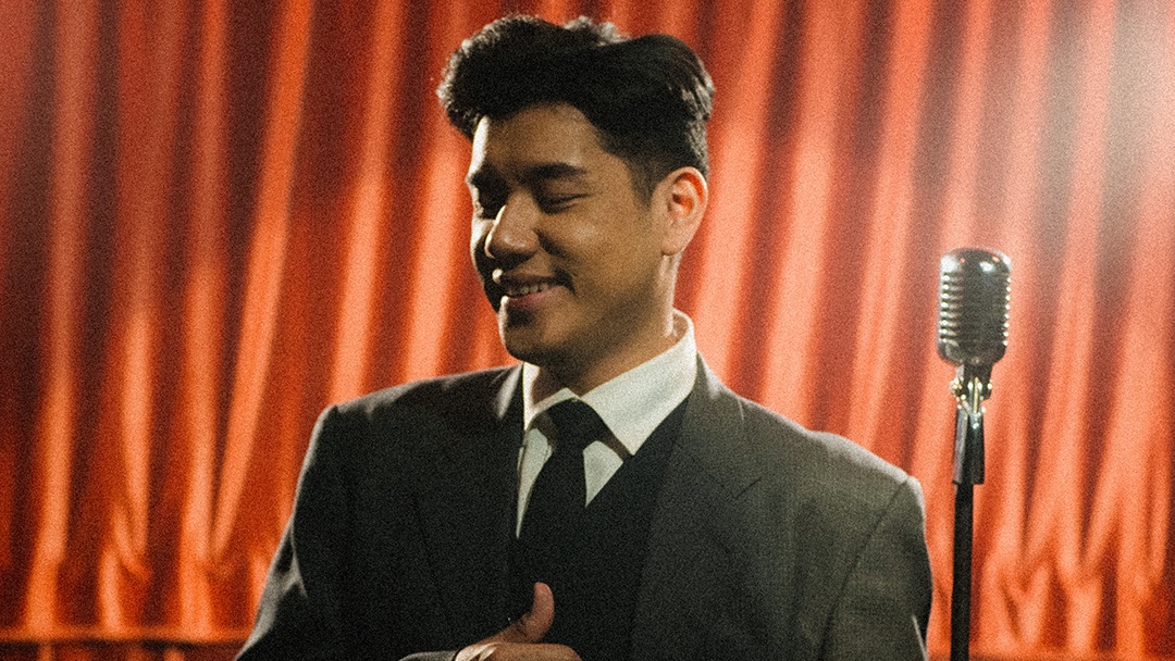 Jaz Aransemen Ulang Lagu Klasik 'Fly Me To The Moon'
