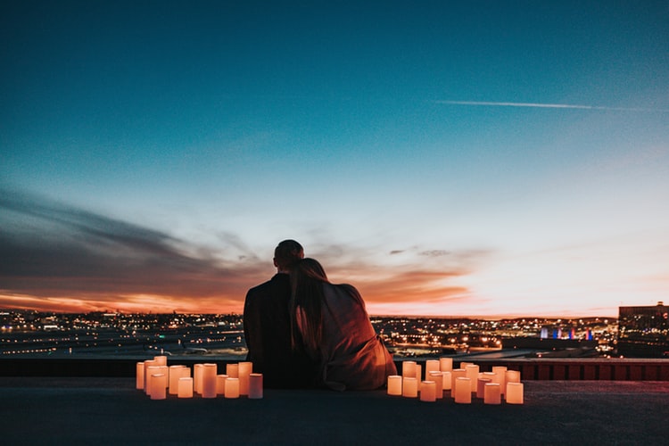 Ide 'Couple Photoshoot' Ini Bakal Bikin Hari Valentine Makin Spesial