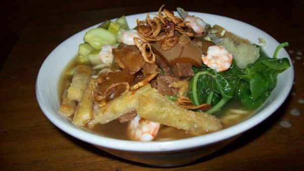 Mie Titi, Hidangan Khas Makassar, Kuahnya Mirip Capcay
