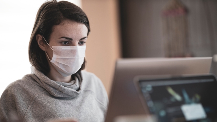 Facebook Minta Seluruh Karyawan di AS Gunakan Masker Saat di Kantor