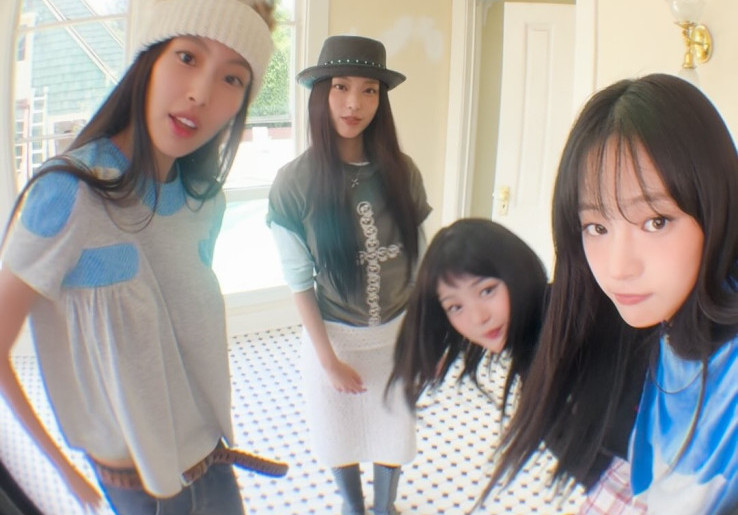HYBE Unggah Poster Anniversary NewJeans tanpa Danielle, Sinyal Comeback yang Samar