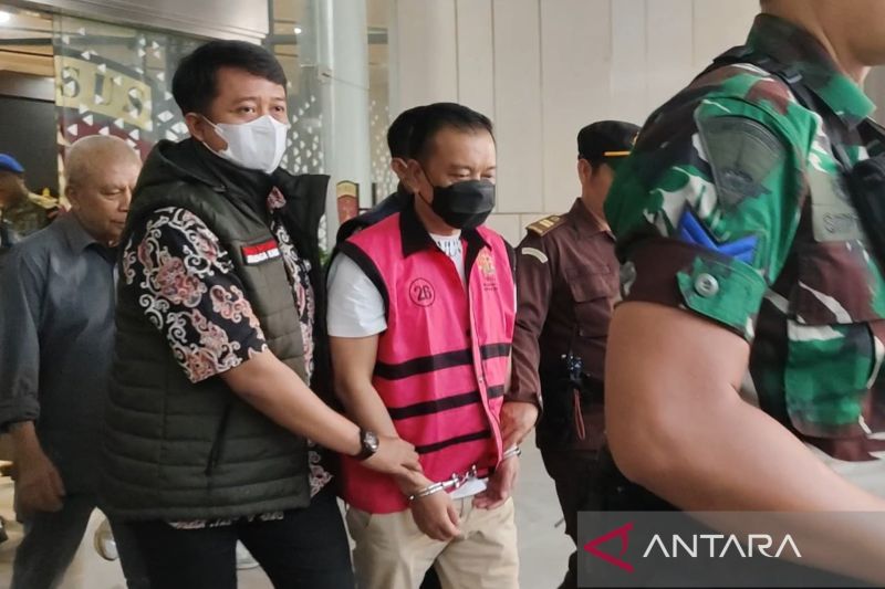 Keluar Gedung Bundar, Don Ritto Kolega Eks Jampidsus Langsung Dijebloskan ke Rutan Kejagung