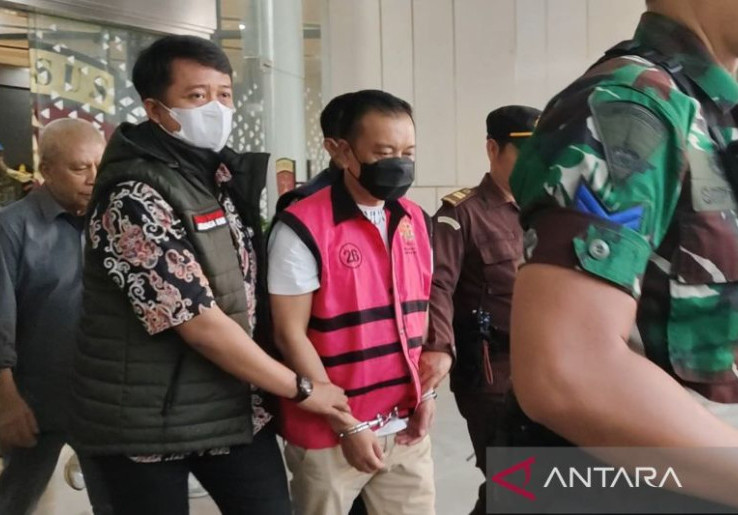 Keluar Gedung Bundar, Don Ritto Kolega Eks Jampidsus Langsung Dijebloskan ke Rutan Kejagung