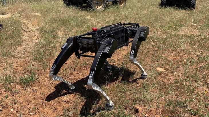 AS Lakukan Uji Coba Robot Anjing untuk Menjaga Perbatasan Negara