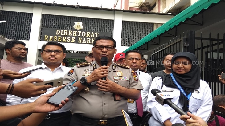 Kabid Humas Polda Metro Jaya Kombes Argo Yuwono mengungkapkan dari hasil tes urine Vicky negatif dan bisa bebas