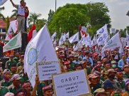 Ribuan Buruh Kehutanan Berunjuk Rasa di Pekanbaru