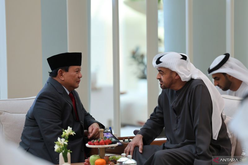 Bertemu MBZ, Prabowo Perkenalkan Gibran