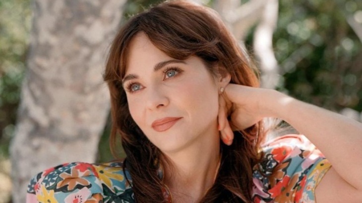 Zooey Deschanel Menolak Disebut ‘Manic Pixie Dream Girl’