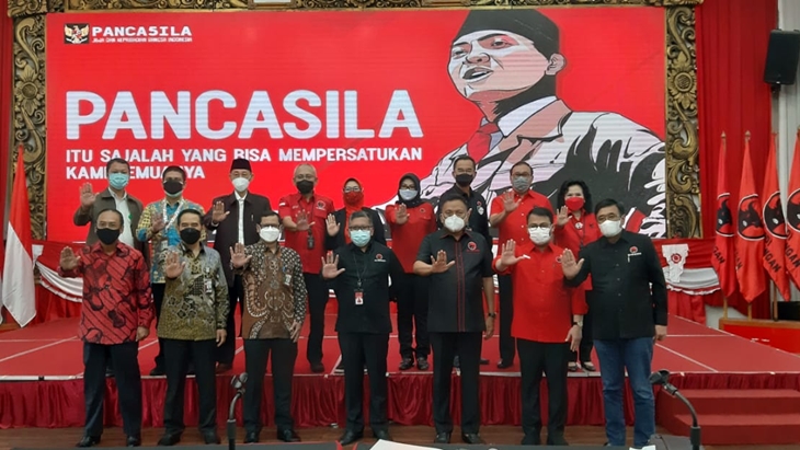   KPK mendatangi kantor DPP Partai Demokrasi Indonesia Perjuangan (PDIP), di Jakarta, Rabu (14/4). (Foto: MP/Istimewa)