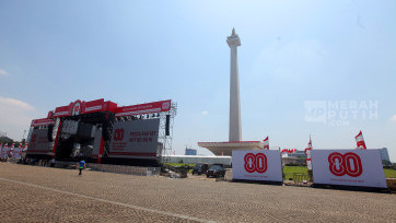 Kemegahan Panggung Pesta Rakyat Peringatan HUT Ke-80 Kemerdekaan RI di Monas