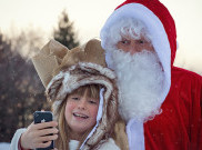 Dari St Nicholas hingga Santa Claus, Kisah si Pemberi Hadiah kala Natal 