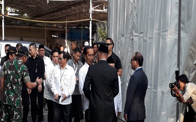 Jokowi-Ma'ruf tiba di KPU