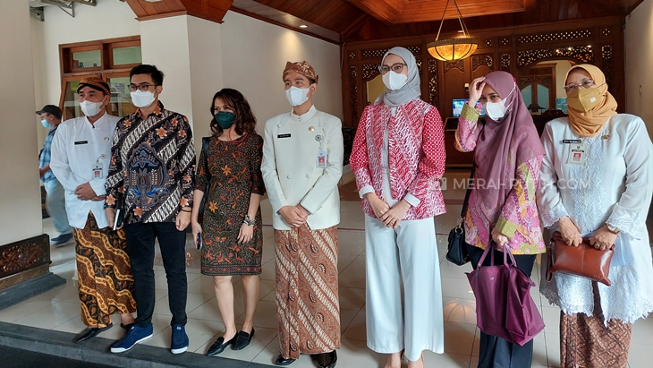 Stafsus Presiden Angkie Yudistia melakukan kunjungan kerja di Balai Kota Solo, Kamis (3/6). (MP/Ismail)