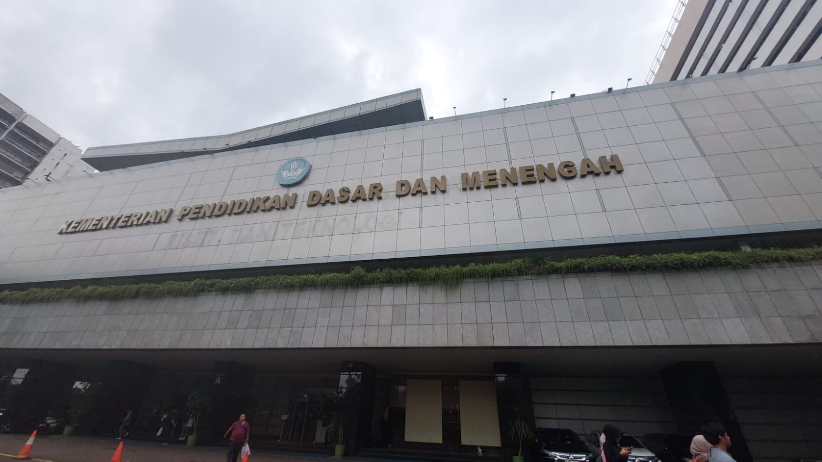 Nasib Guru Honorer Dipastikan Aman, Kemendikdasmen Bantah Isu PHK Massal