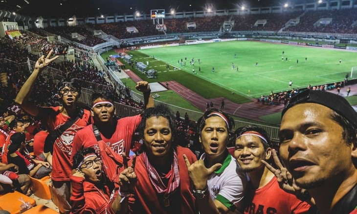 Perjalanan Panjang Rivalitas Suporter Sepak Bola Indonesia dan Malaysia