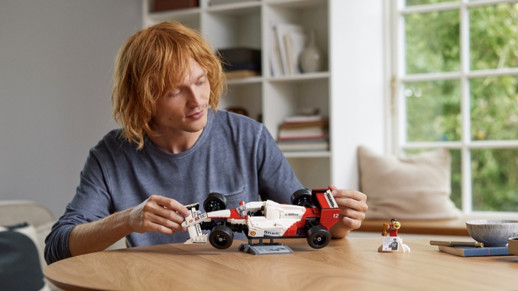 Merayakan Dunia Balap dengan Koleksi Terbaru dari LEGO
