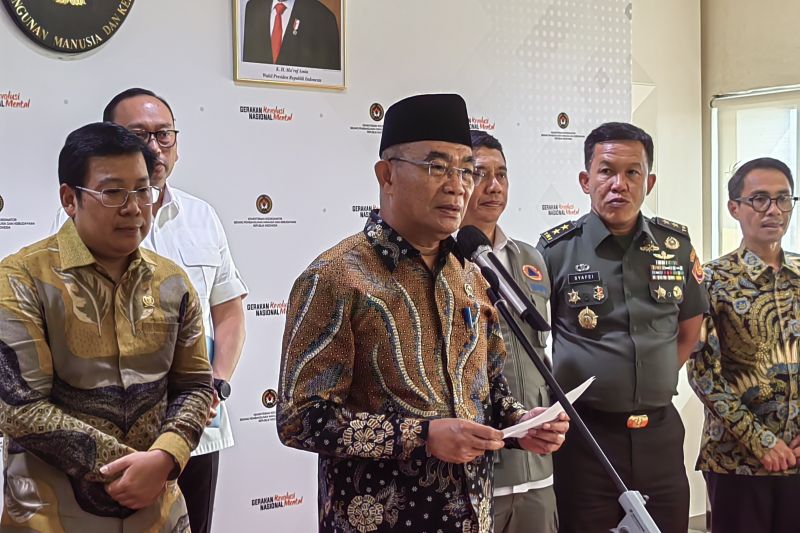 Menko PMK Sindir Ada Pejabat yang Berusaha Tutupi Kelaparan di Papua Tengah