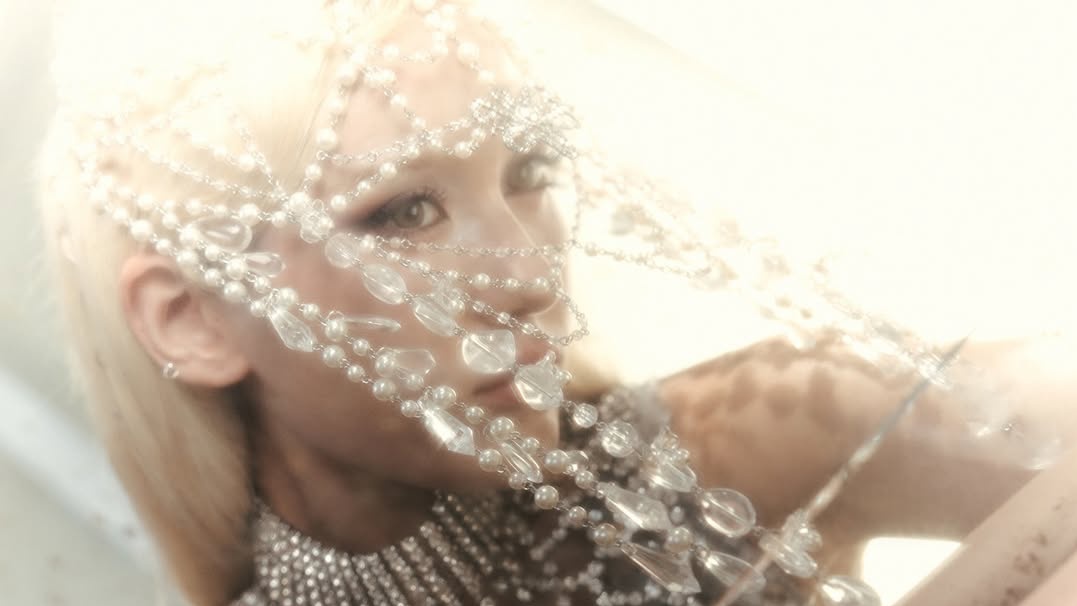 Lirik Lagu 'Closer' Menjadi Penanda Kembalinya Jeon Somi