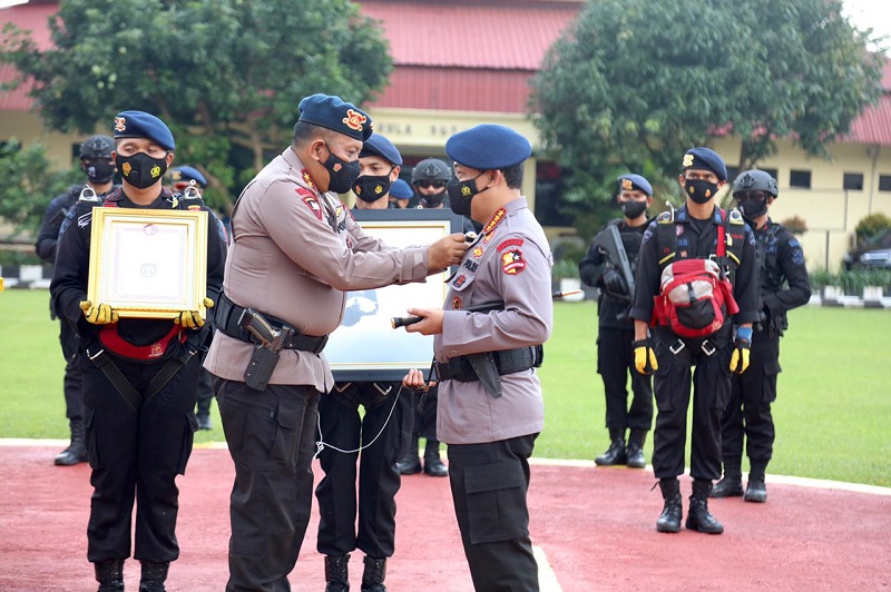 Sering Operasi Bersama, Brimob Diperintah Perkuat Sinergitas dengan TNI