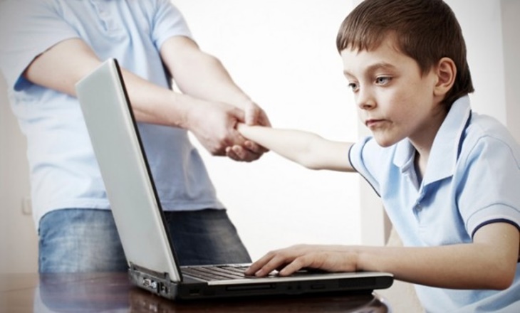 Fenomena di Era Digital: Anak Lebih Percaya Informasi di Internet daripada Informasi Dari Orang Tua