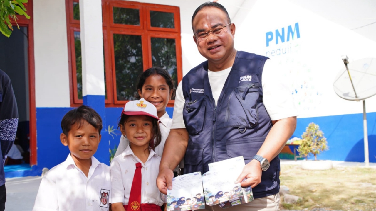 PNM Peduli Revitalisasi SD Inpres Wae Moto, Hadirkan Ruang Belajar Layak untuk Anak di Wilayah 3T
