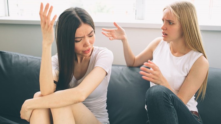 Pertemanan Penuh Drama, Ini Tanda Hubunganmu dan Sahabat Harus Berakhir