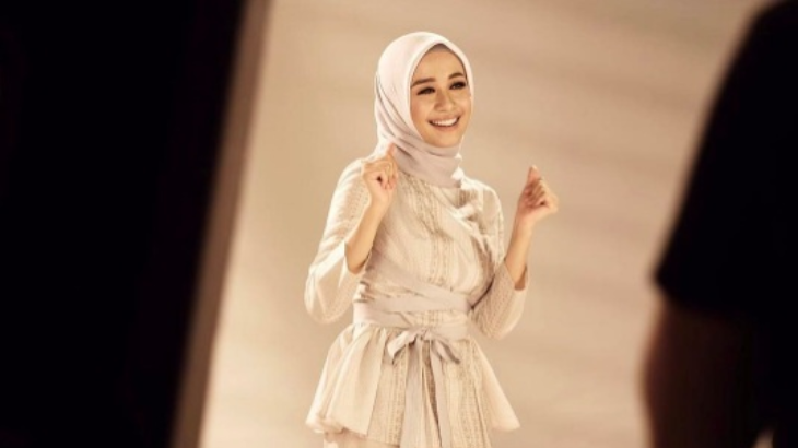 Heboh! Laudya Cynthia Bella Unggah Video di Atas Ranjang saat Malam Pertama