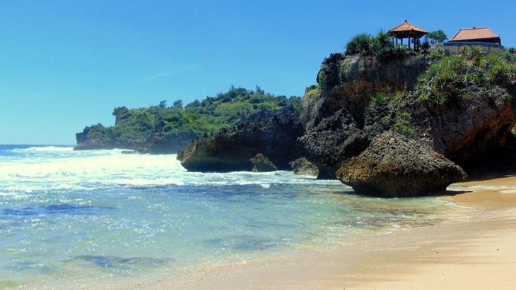 Pantai di Gunung Kidul Yogyakarta. (Foto: MP/Teresa Ika)