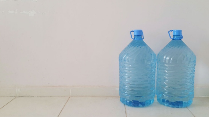 Air Galon Isi Ulang atau Sekali Pakai, Mana yang Lebih Aman dan Ramah Lingkungan?