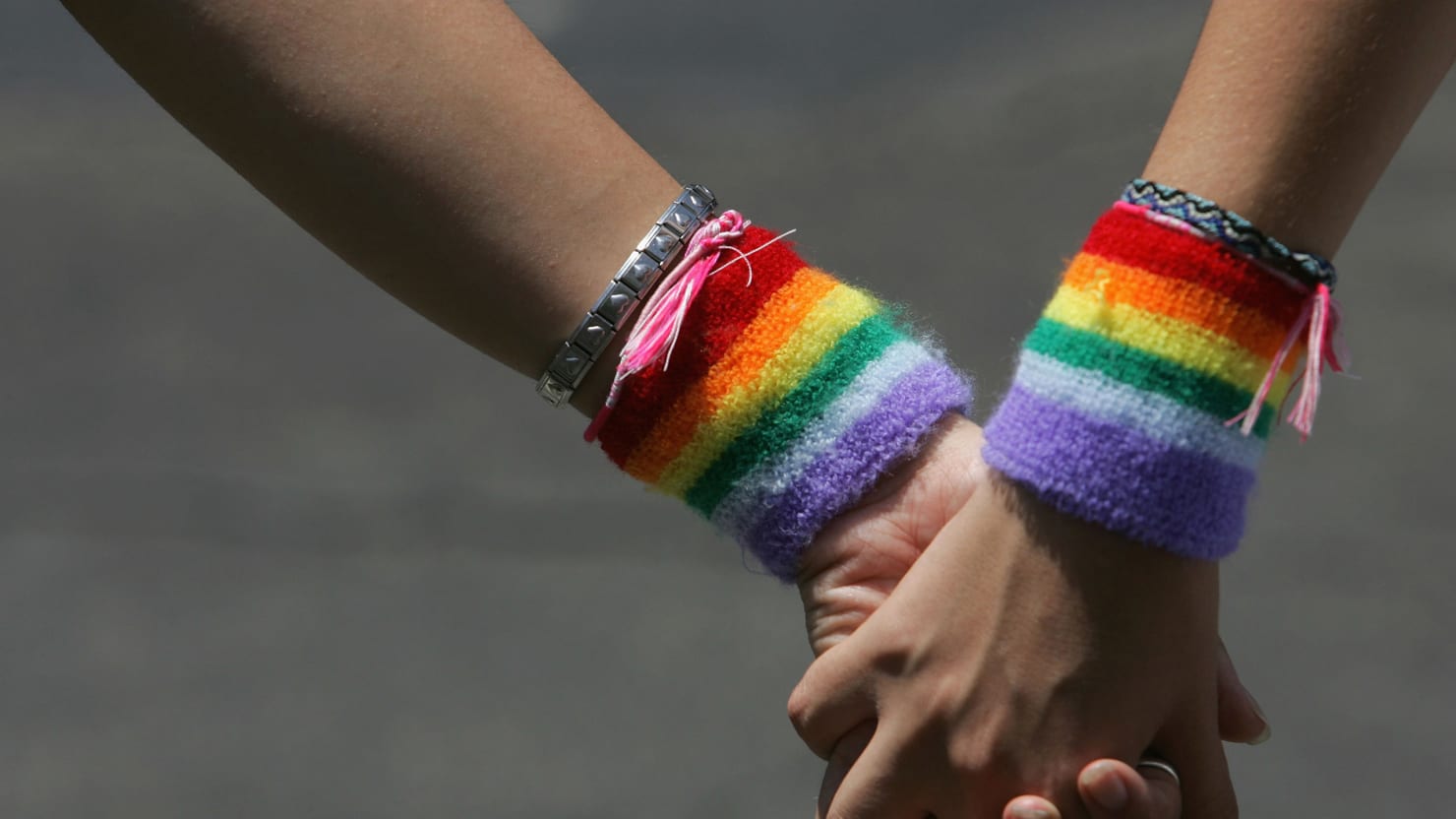 Pasangan Lesbian Dituntut Hukuman Penjara Satu Tahun