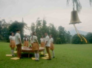 The Overtunes Rilis Video Musik 'Write Me Another Song'