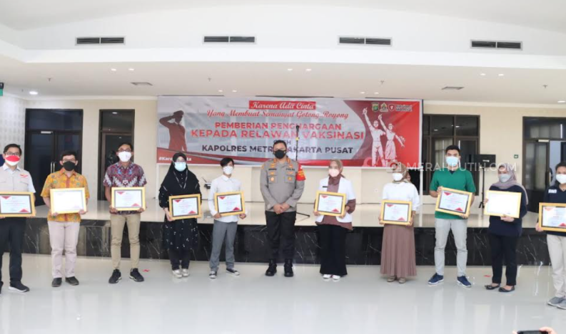 Tenaga Kesehatan dan Relawan yang Berjuang Perlancar Vaksinasi Dapat Apresiasi