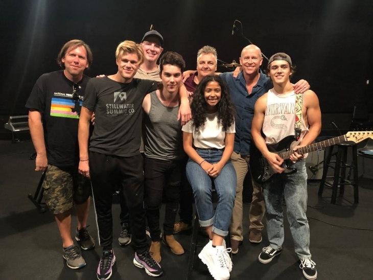 Para cast Julie and the Phantoms. (Foto: Instagram/kennyortegablog)