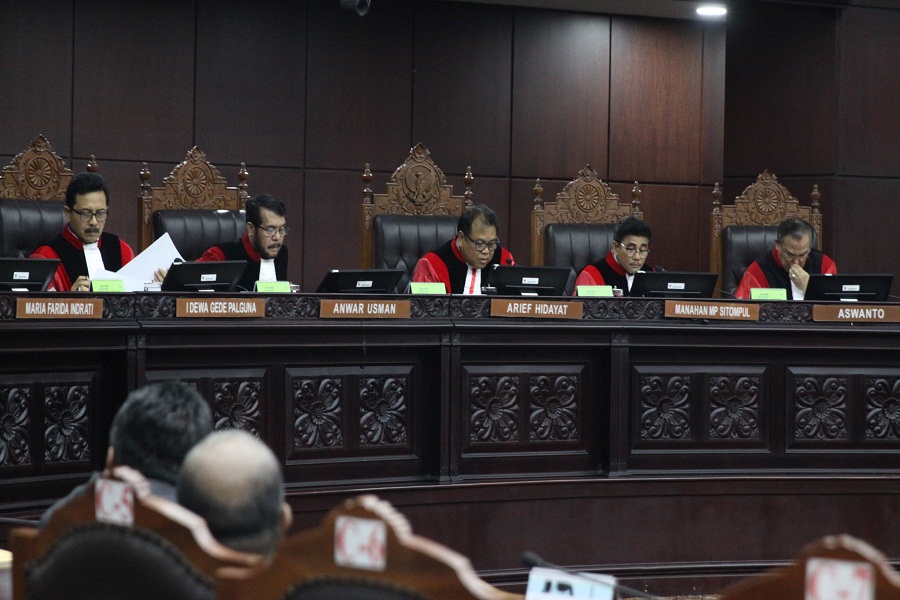 KPK Periksa Ketua MK Terkait Kasus Suap Patrialis Akbar