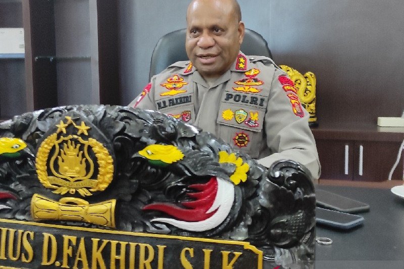 Kapolda Papua Irjen Pol Mathius Fakhiri. (ANTARA/Evarukdijati)